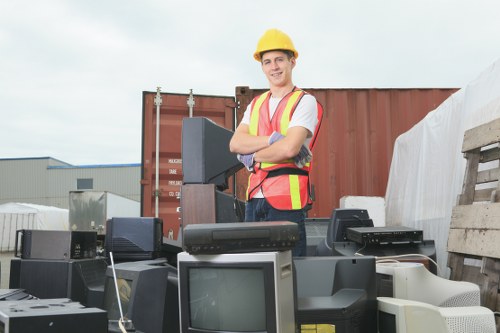 Customer consulting with house clearance experts in Richmond